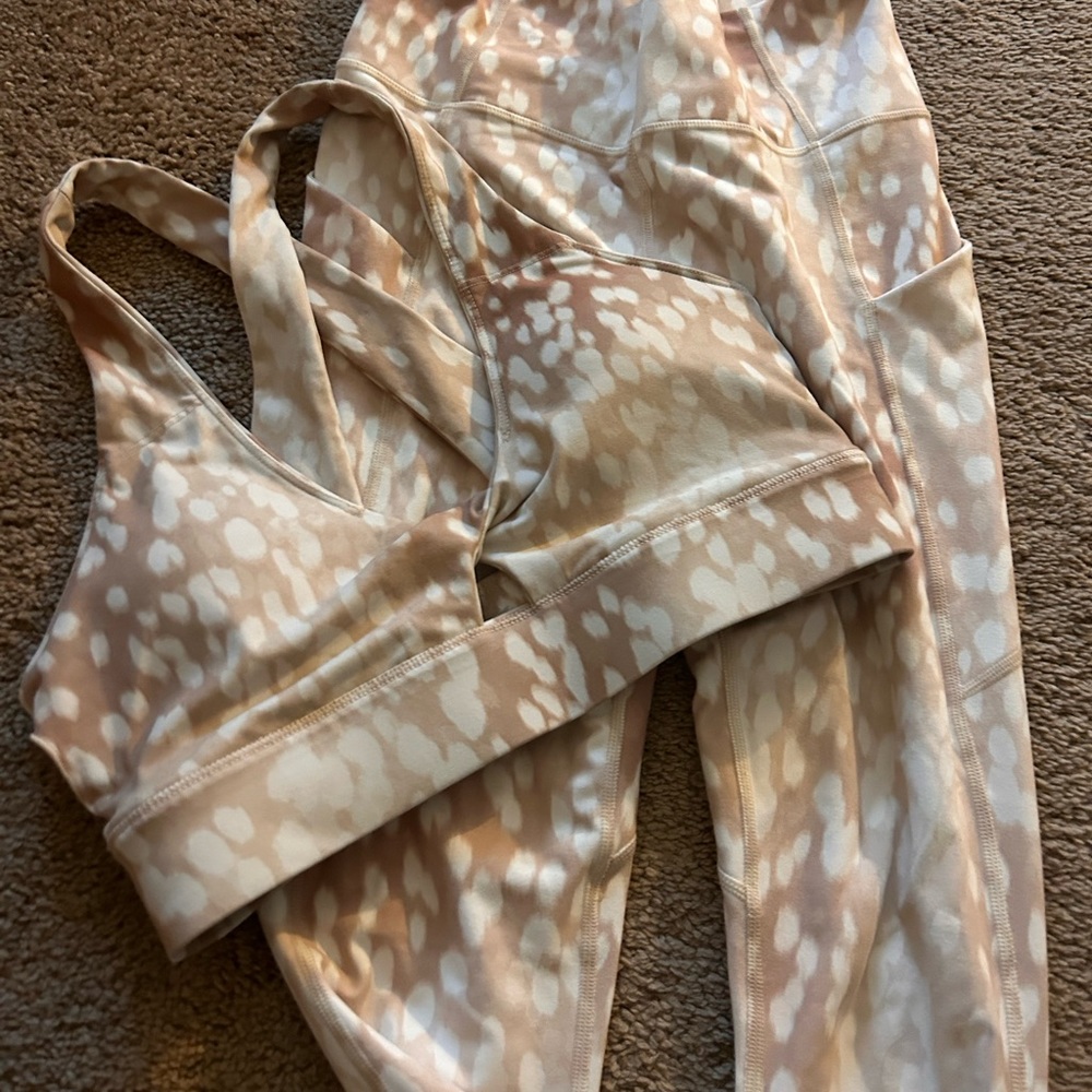 Fabletics Two Piece Set - Picture 2 of 3